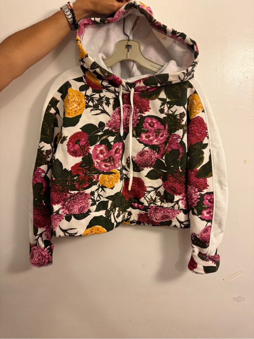 RACHEL Rachel Roy White Floral Cropped Hoodie with Pink & Yellow Blooms